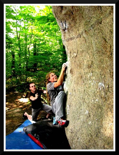 Unknow climber on l'Arête de gauche on La Canine. Quebec City (Canada)