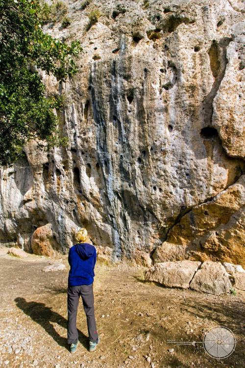 Olga Tsionara visualizes Dio Filoi 6c, Mikri Varasova crag