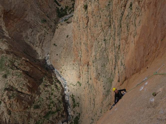L'axe du Mal 7b+, Taghia