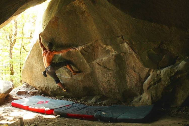 La Sylvanade B10 (7b), Annot ....bellissimo traverso su arenaria con intenso dyno!!