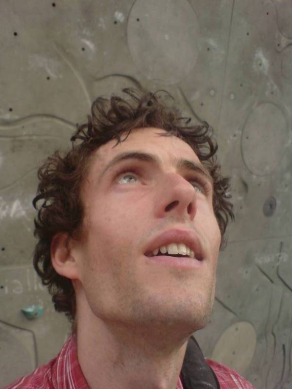 Patxi wins lead in Arco