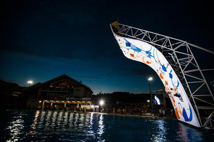 Jan Hojer and Michaela Kiersch Win Psicobloc 2016