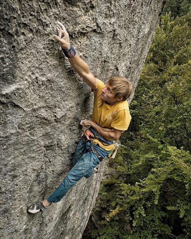Megos does 12 routes 8c and harder in 8 days