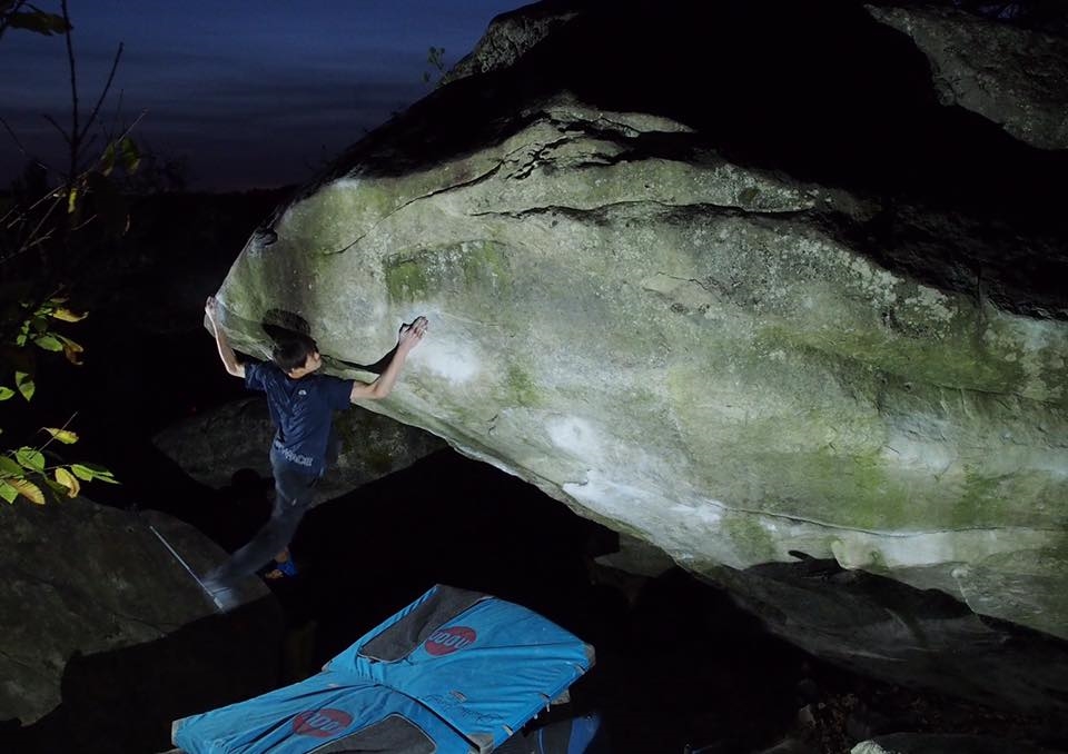 Two 8C's in Font by Ryohei Kameyama