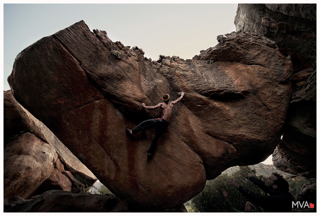 Dihedral boulders