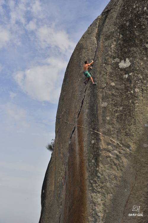 Oeste del primer risco 7b, Faro de Budiño