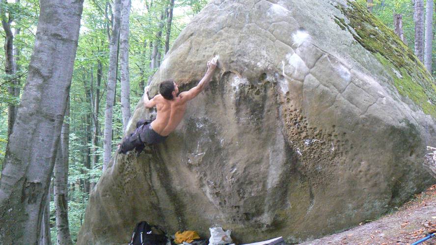Reberce 8a, Dovbush rocks, ukr carpathians