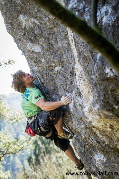 F.A. Big Bang Theory 8a+ -Frankenjura-