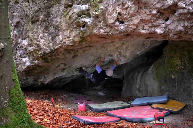 1st. ascent Griffpuzzle fb 8a/8a+ Frankenjura