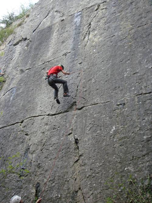 Sur les trâces du maitre 7a+, Rocher du Castel
