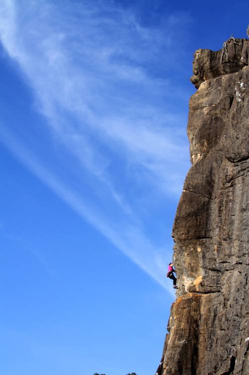 Tamires on " O dia que a Terra Parou"
6c+, limestone (marble), serra do cipó Brasil