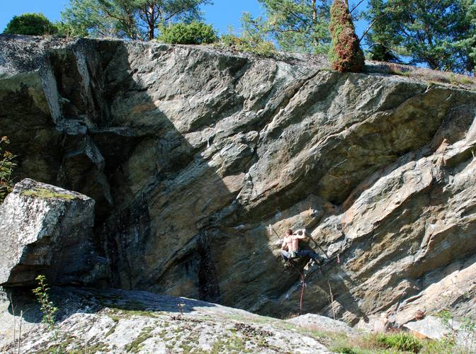 Epikuré 7c+, Tjörnbroklippan