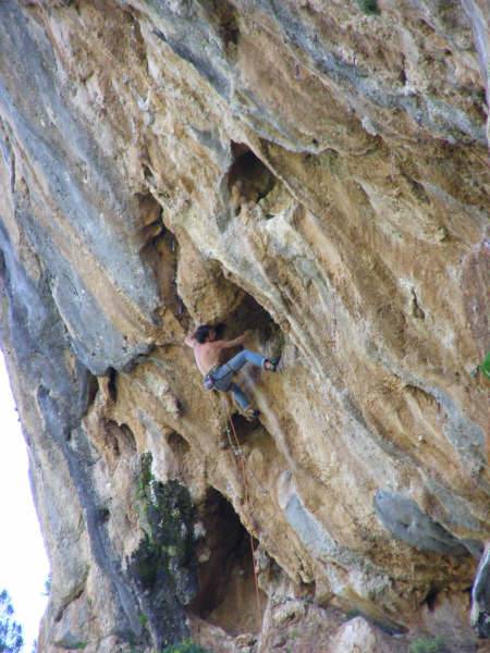 LA ESTIRPE DEL DRAGÓN, 8A ?

www.kpotclimb.blogspot.com