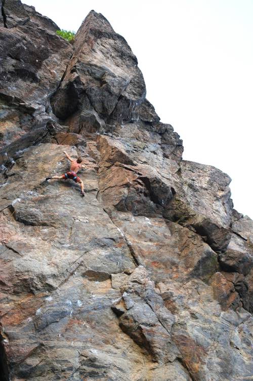 Tenezme 7c+, Triangular Lake