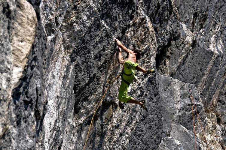 Raphael Berger in Handyman 8a+