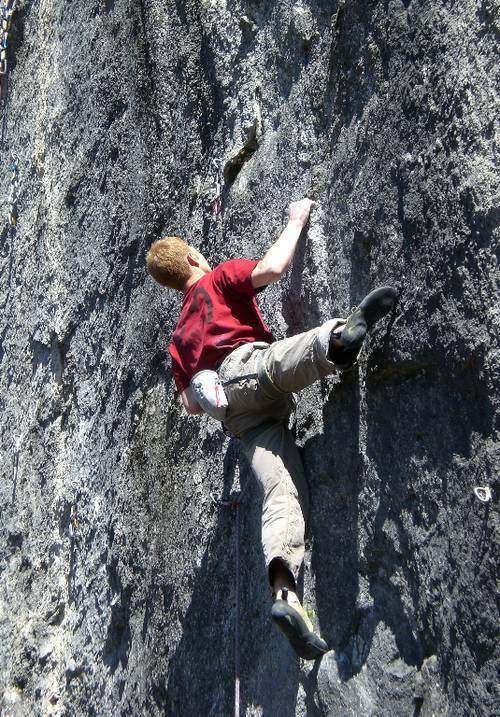 Strategia della tensione 7b, Erna.