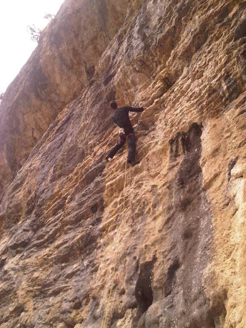 trying all the moves on N comme cornichon 7a+, Orpierre