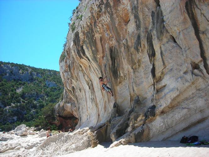 Filo e ferru 6c, Cala Luna