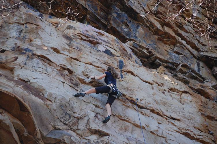 Handcuffed 5.11c/d, Foster Falls, TN