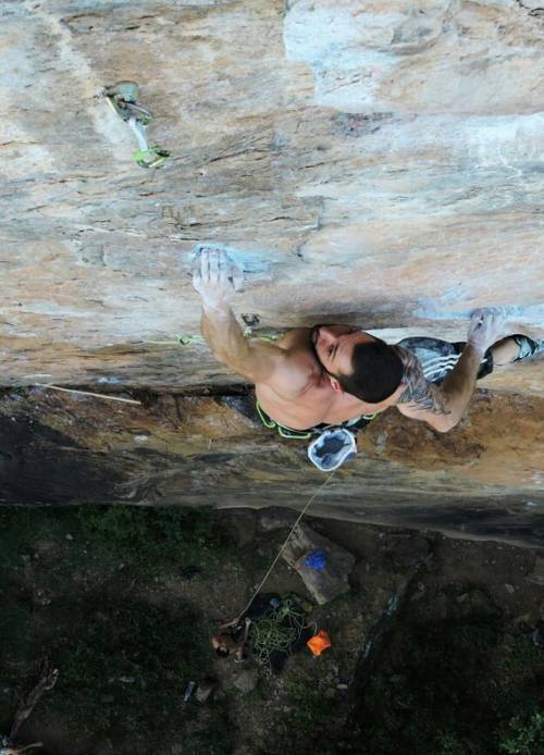 O Medo é Servidão 9a br (7c fr)
Climber: Flavio Castagnari (Massa)
Falésia dos Olhos / Brasopolis / MG
Brazil