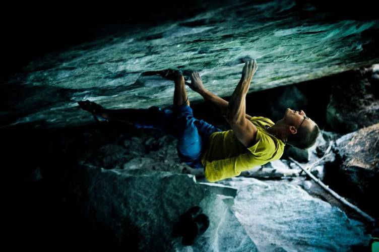 The left hand of darkness 8a+, Magic wood