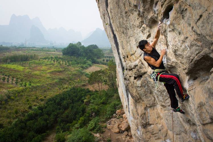 Route: Gin and Tonic (8a)
Location: White Mountain, Yangshuo, China
Climber: William Wing Ki Chan