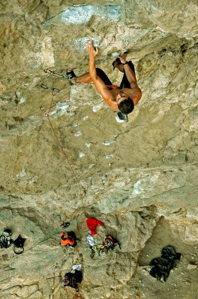 Antonio Morales en "Capitan Garfio", 7c+. Los Vados. Foto. Manuel Sánchez Pavón.