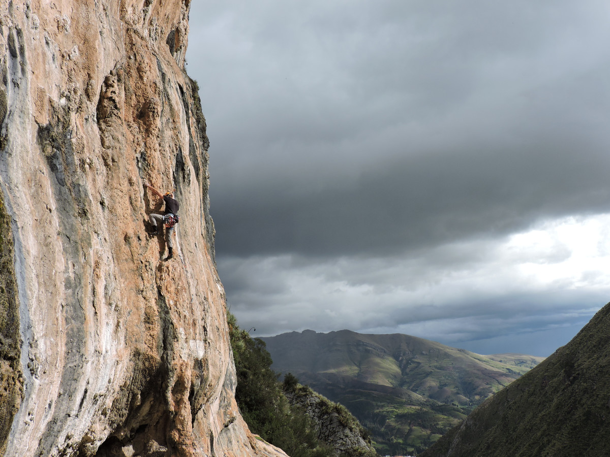 Parque de Escalada Ch'aqo Wuayllasqa / Pitumarca