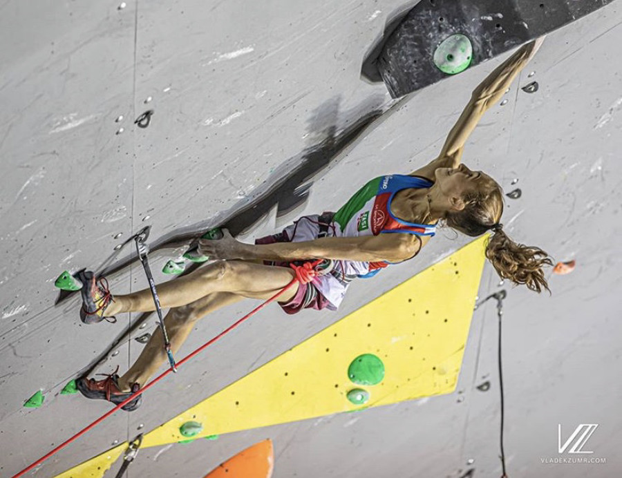 Rogora wins clipping from the second last hold VerticalLife News